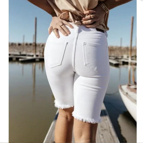 NWT Bohme Carmen Button White Bermuda Shorts Stretch Women's 29 Raw High Rise - Picture 2 of 15